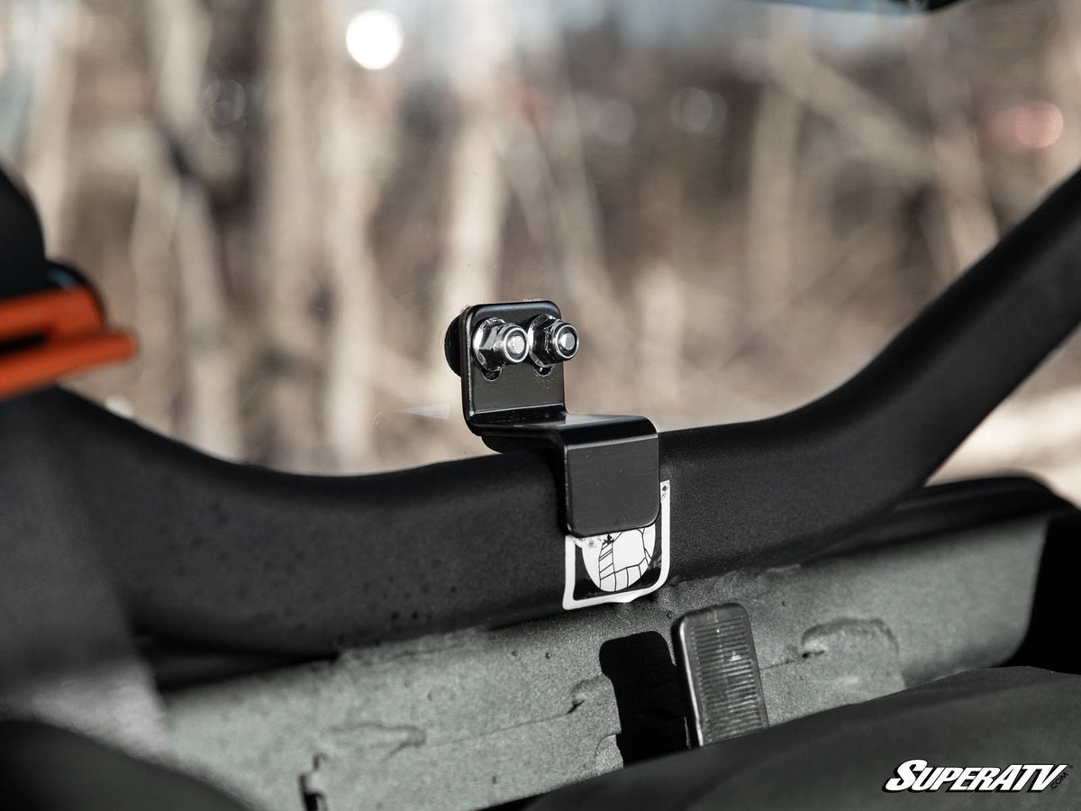 Can-Am Defender HD5 sliding rear windshield detail 7