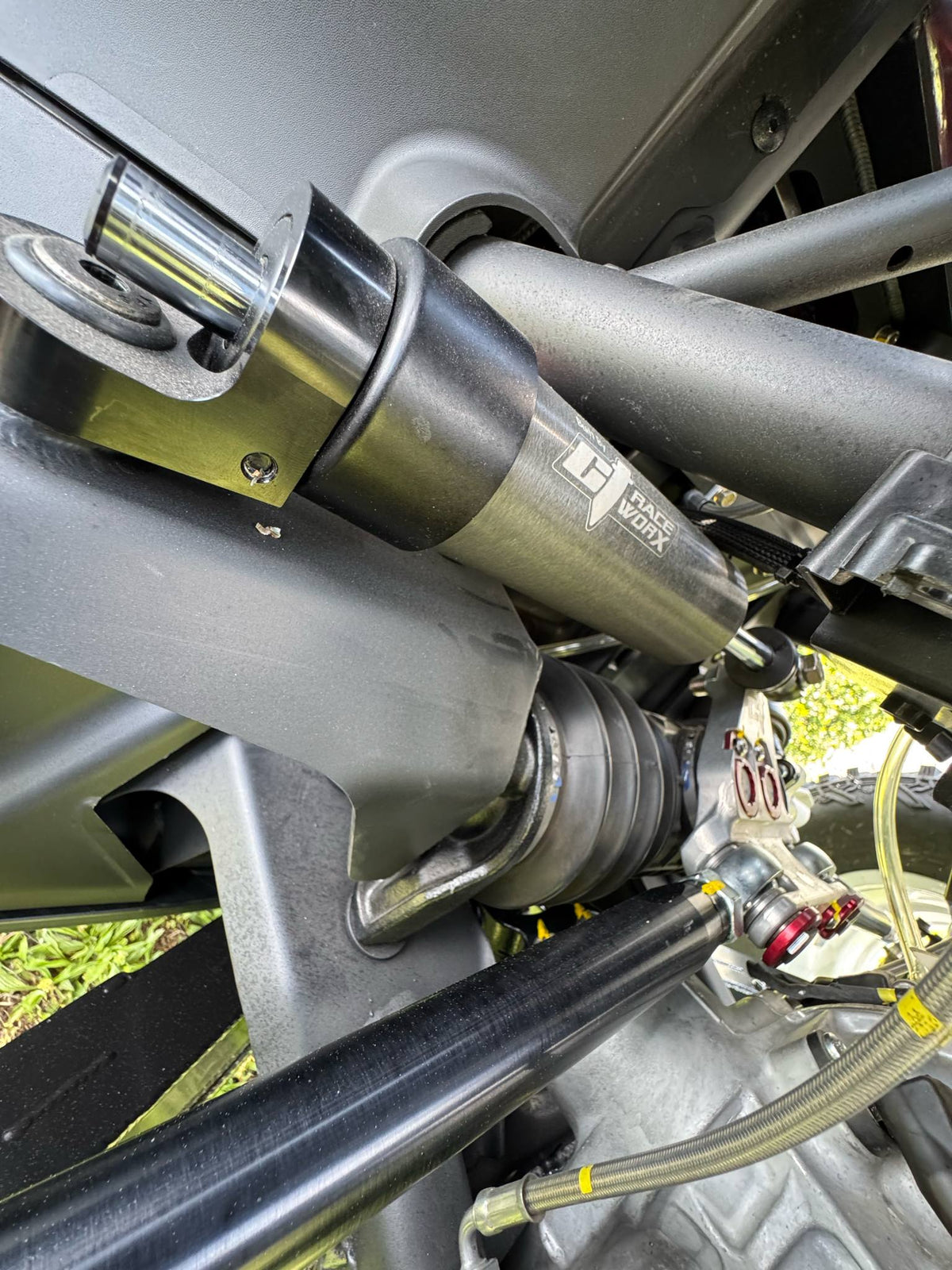 CT Race Worx Maverick R Steering Dampener Assembly