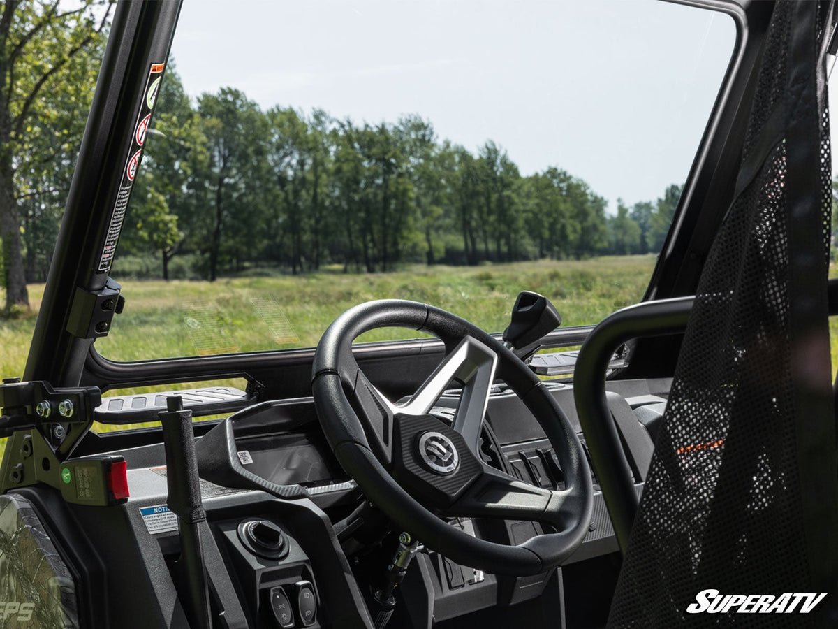 UForce 600 glass windshield with vents and wiper